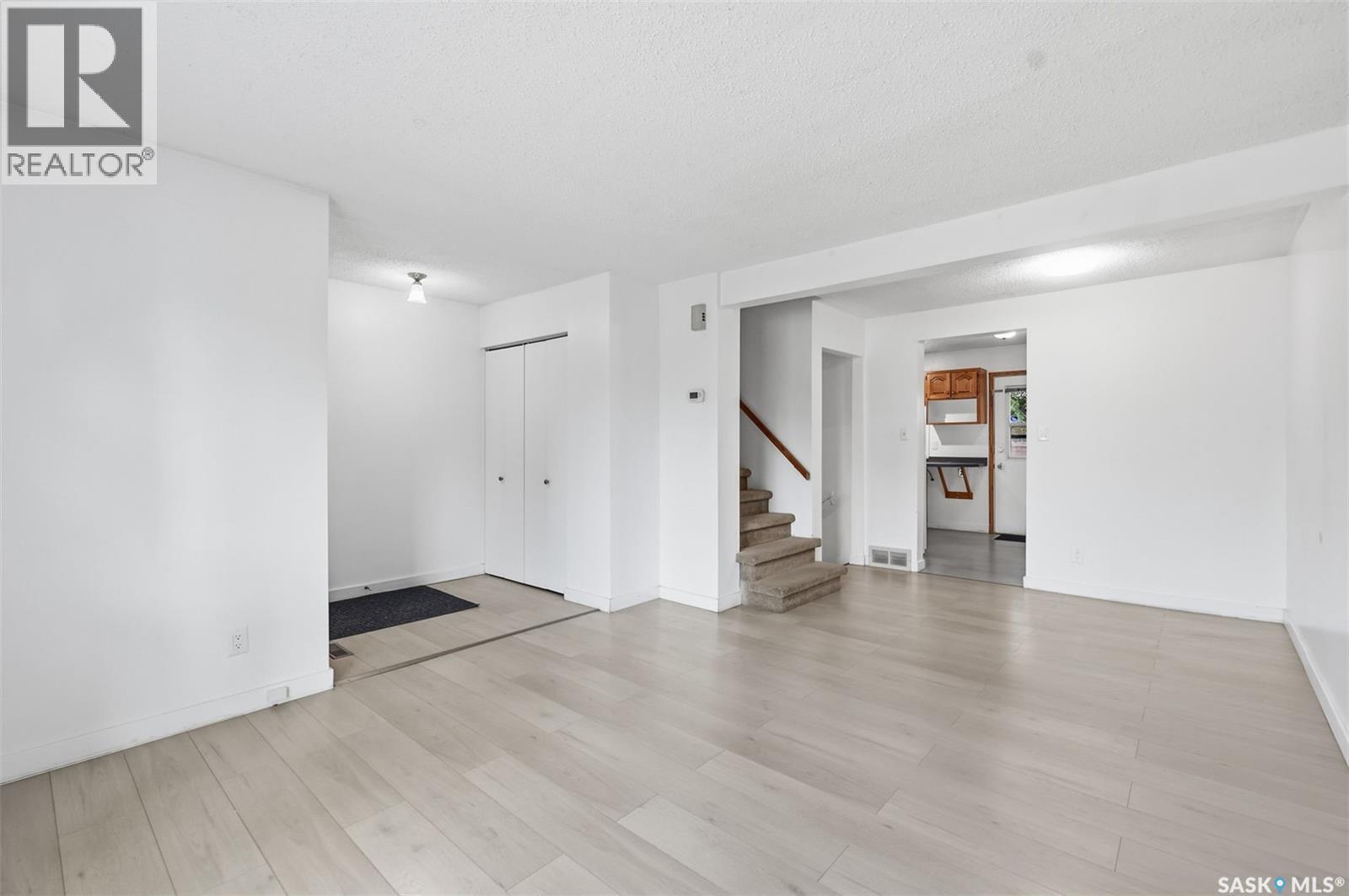 #156 1128 McKercher DRIVE - 5