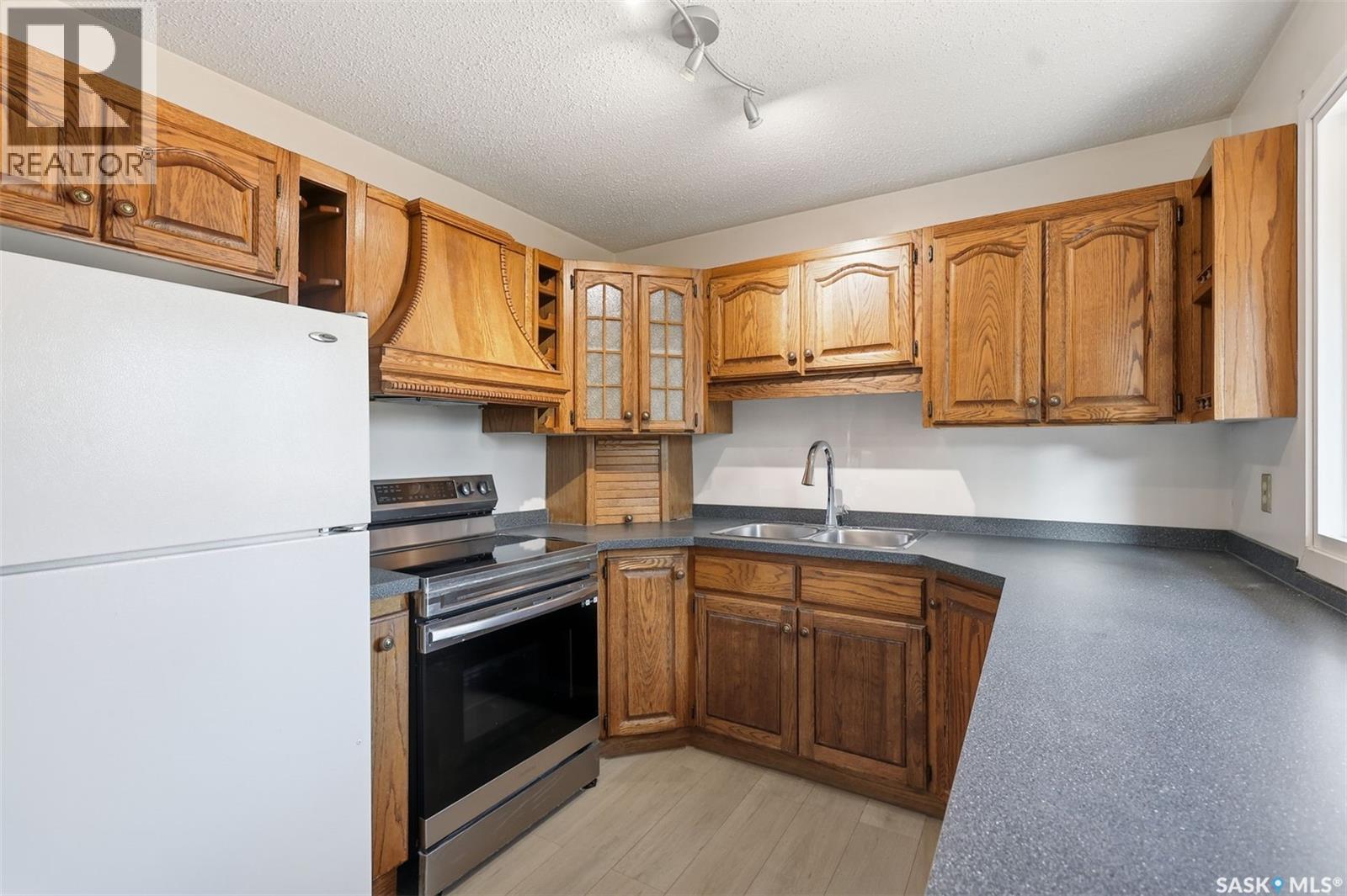 #156 1128 McKercher DRIVE - Image 9
