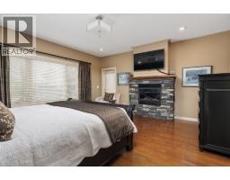 4pc Bathroom - 3804 69a Street Close, Camrose, AB T4V5A8 Photo 15