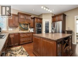 Family room - 3804 69a Street Close, Camrose, AB T4V5A8 Photo 11