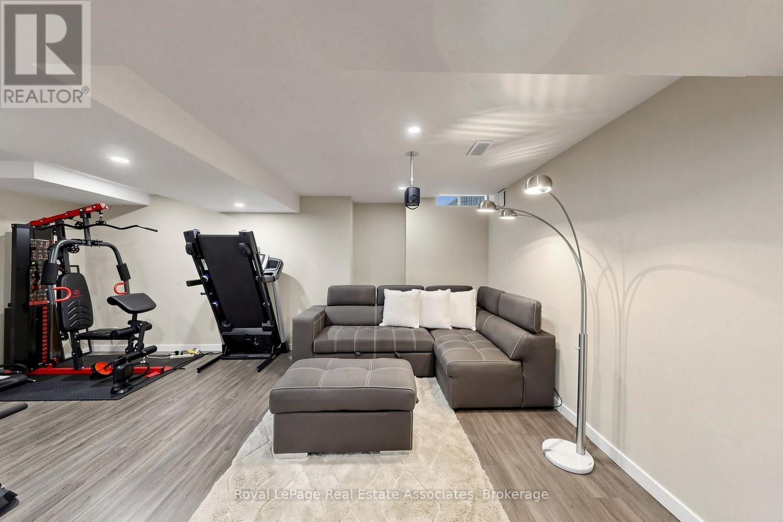 2 PRIMEAU AVENUE - 32