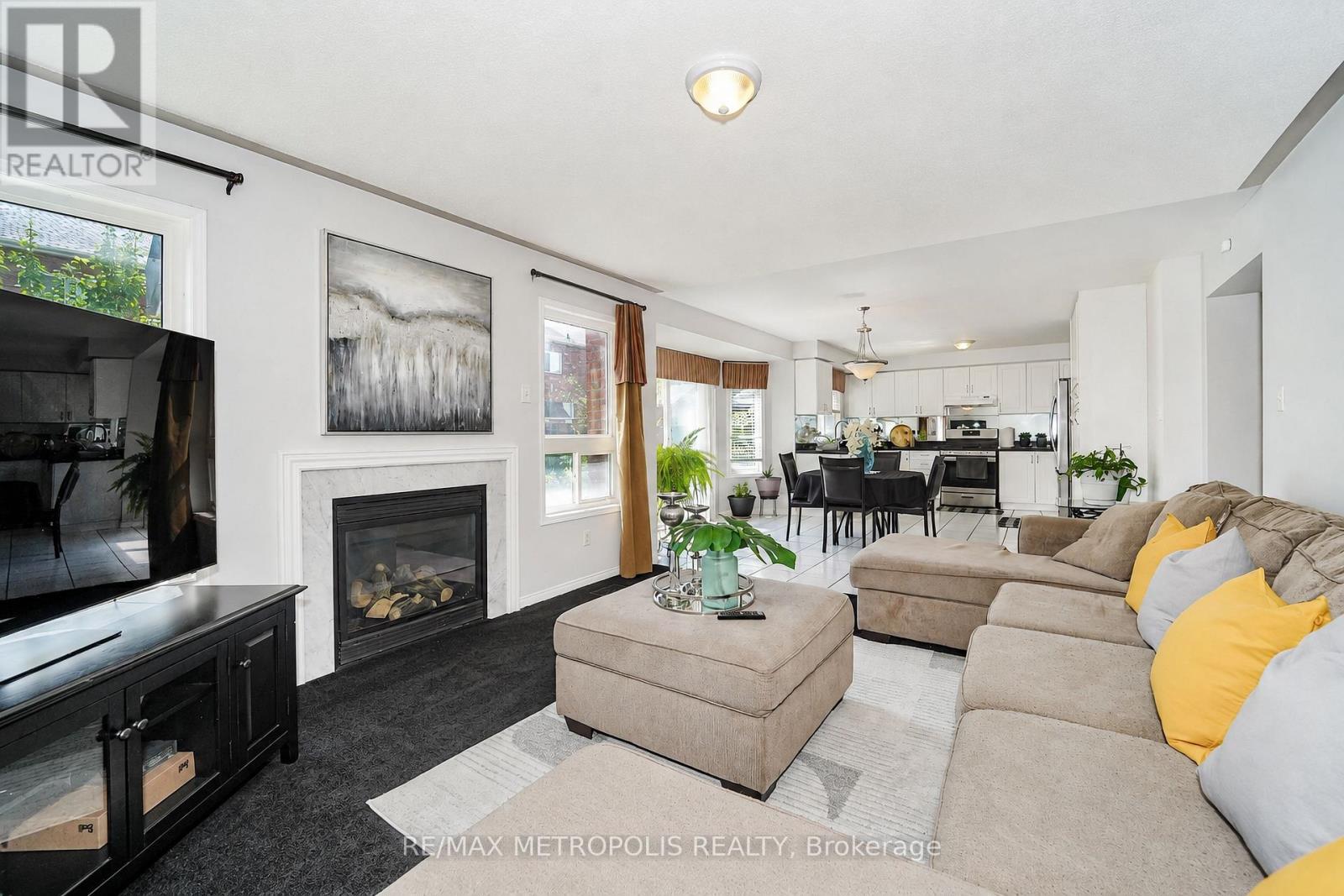 58 DUNWELL CRESCENT - Image 3