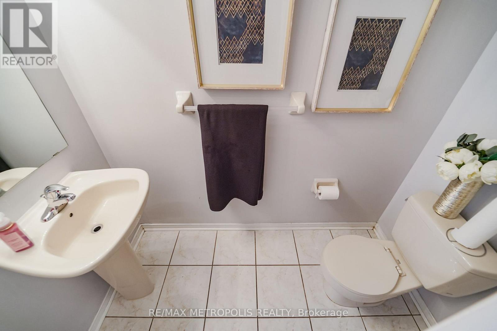 58 DUNWELL CRESCENT - 7
