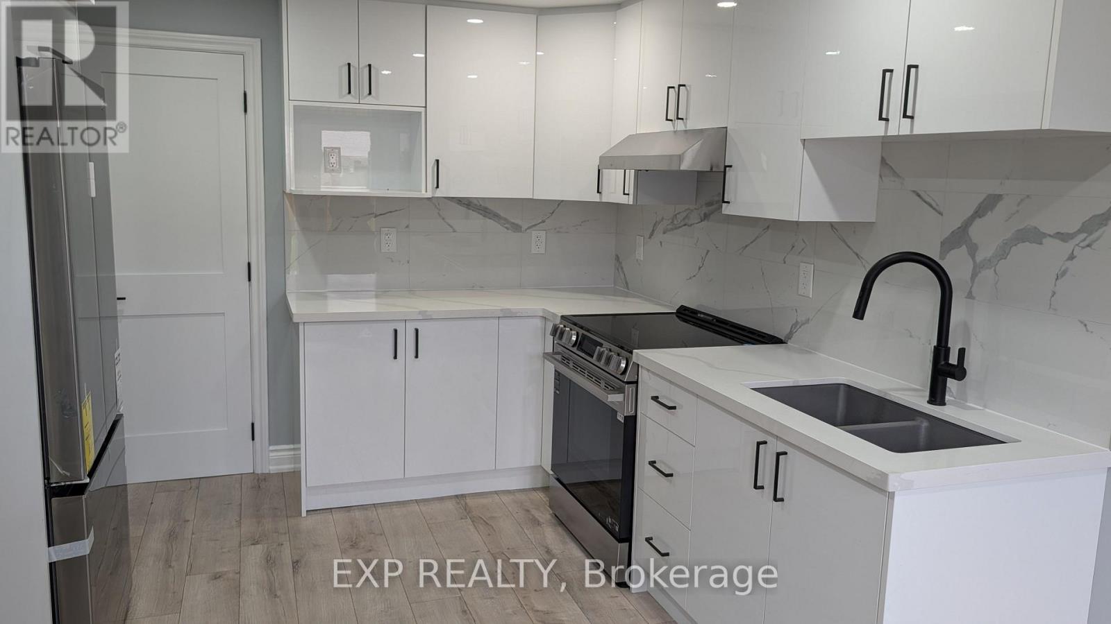 #2 208 Isabella Drive, Orillia, Ontario, L3V8K7, Orillia, Ontario — photo 3 of 5