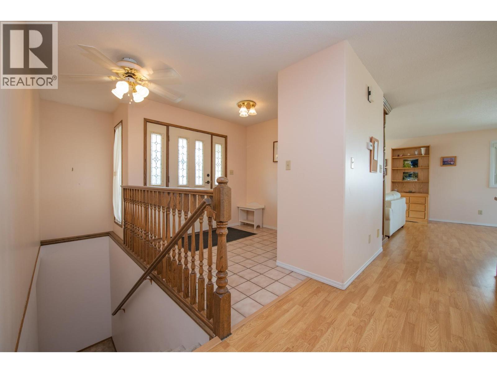 2650 Catherine Crescent photo 6