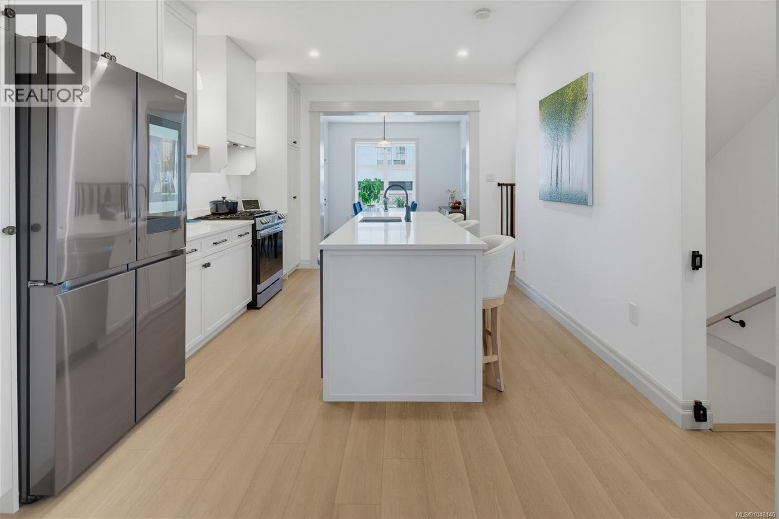 #4 3092 Washington Ave - 16