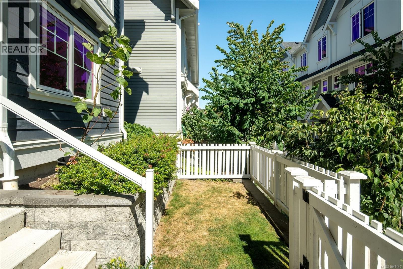 4 3092 Washington Avenue, Victoria