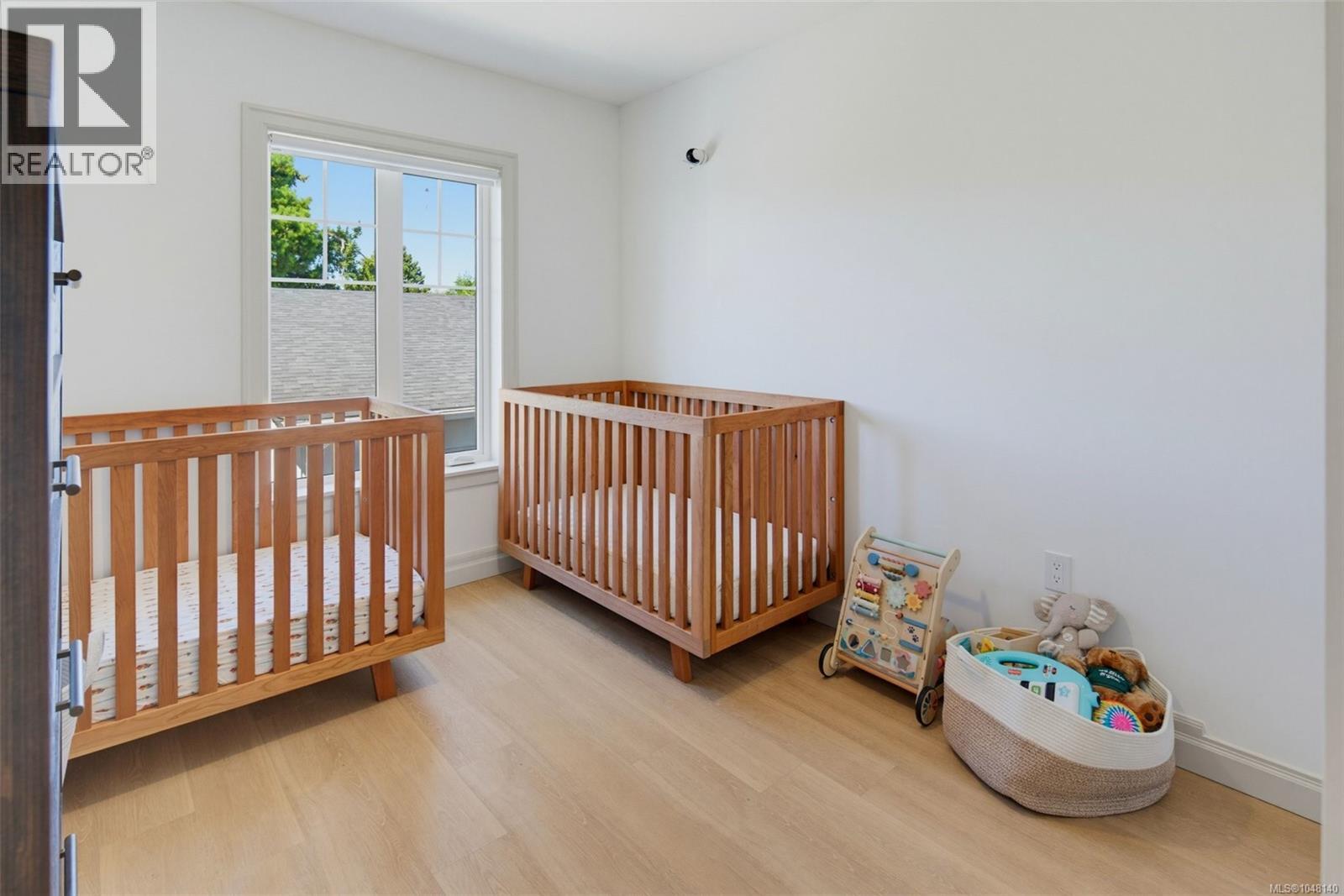 #4 3092 Washington Ave - 32