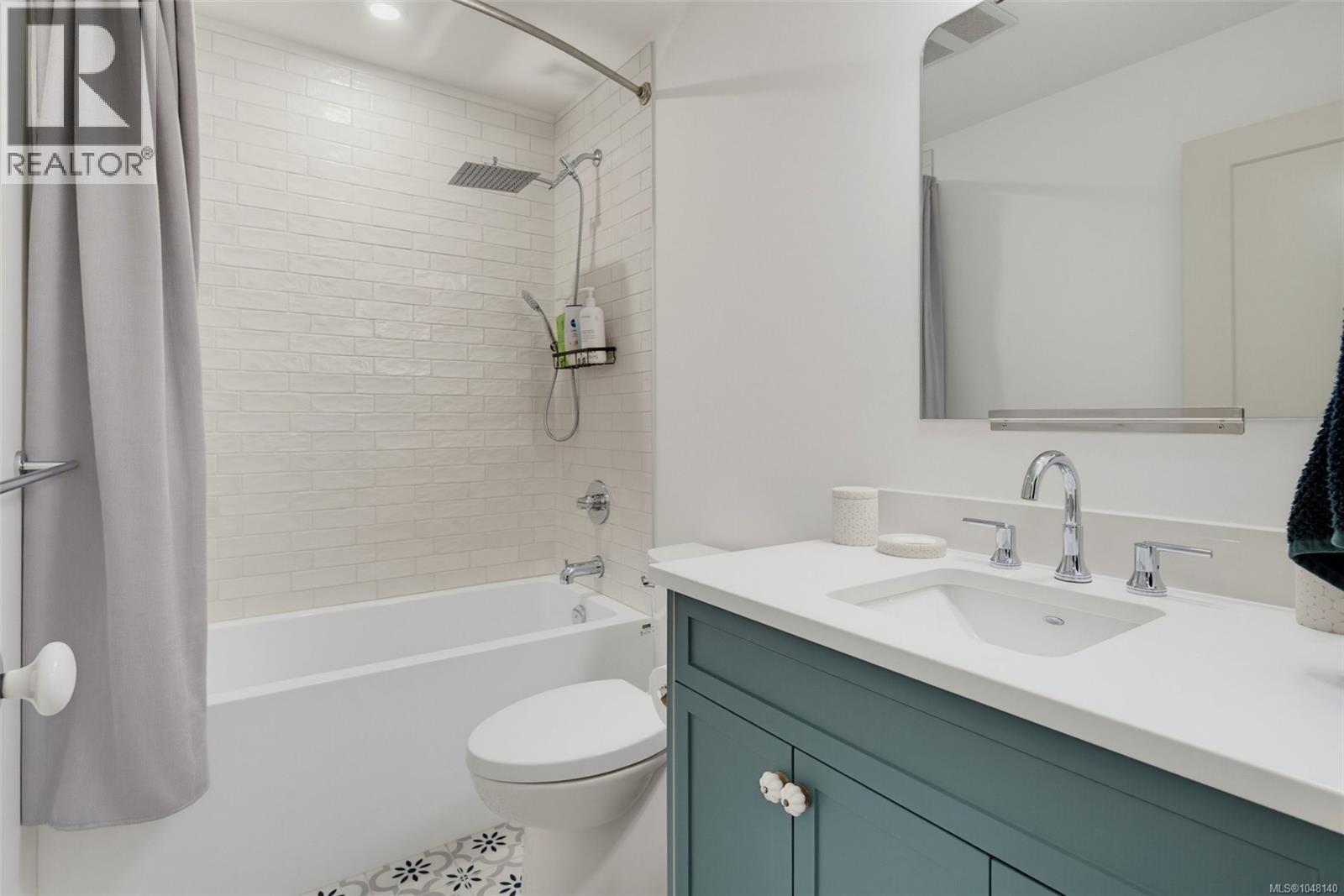 #4 3092 Washington Ave - 34
