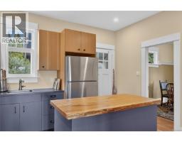 307 3rd St, Courtenay, BC V9N1E3 Photo 24
