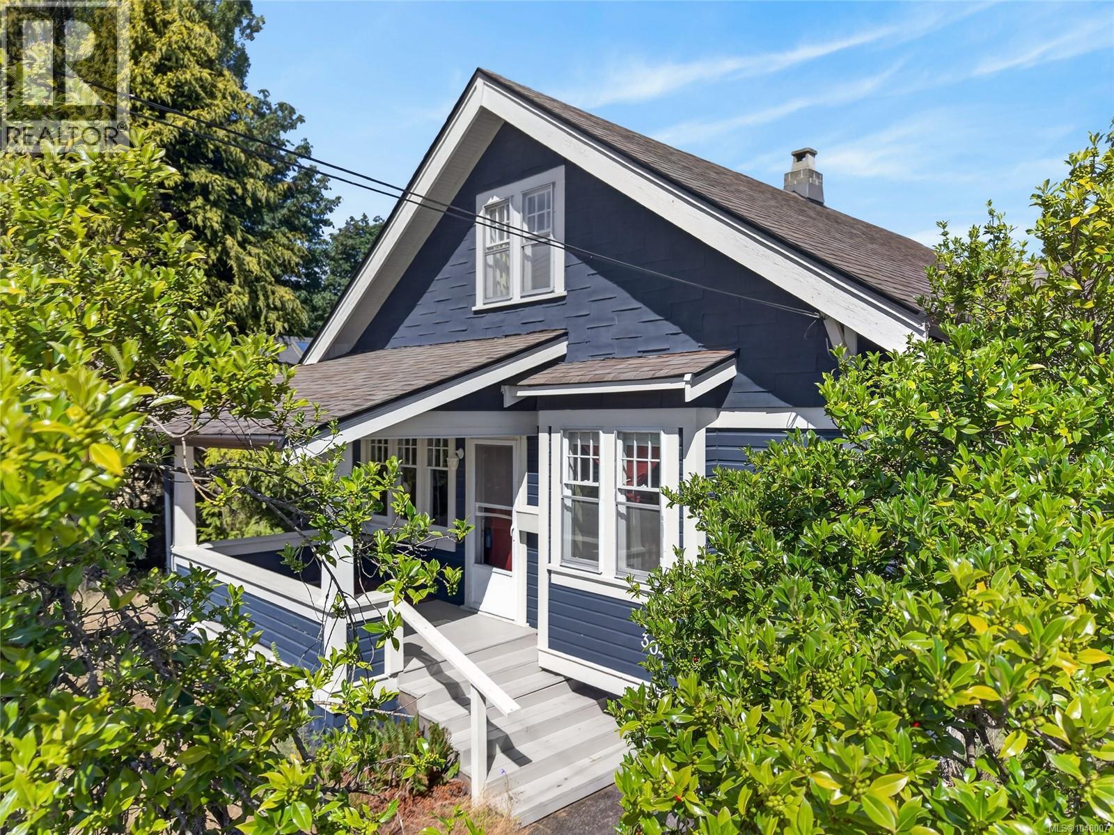 307 3rd St - Image 11