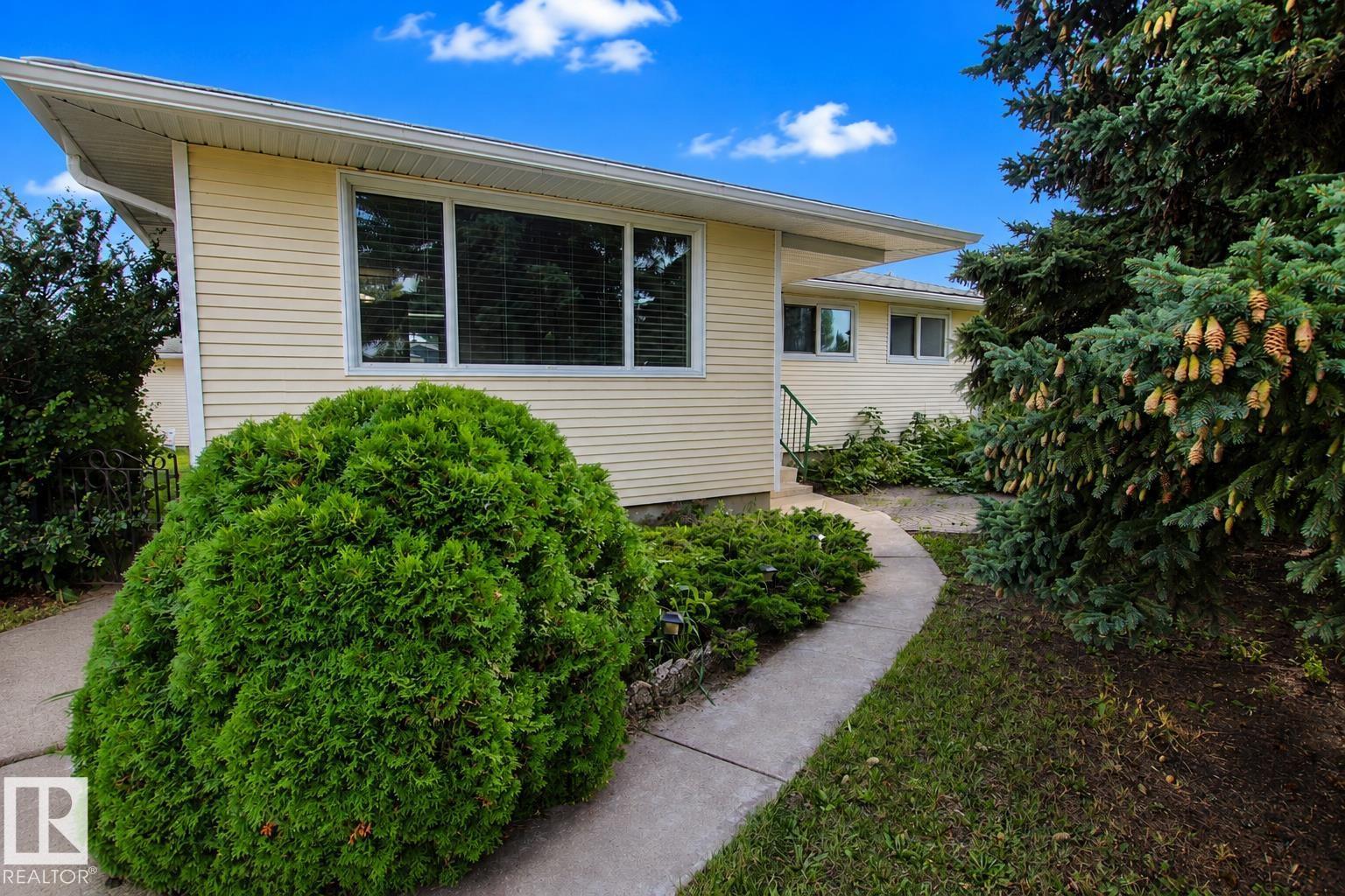 882 KNOTTWOOD RD S NW, Menisa, Edmonton photo 1