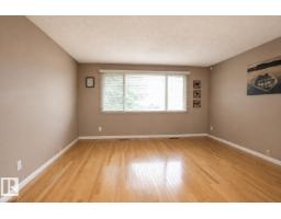Bedroom 2 - 882 Knottwood Rd S Nw, Edmonton, AB T6K3C3 Photo 6