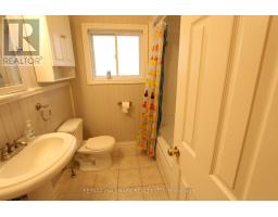 Upper Unit - 8 Meadowland Avenue, Barrie, ON L4N2Y4 Photo 14