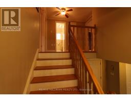 Upper Unit - 8 Meadowland Avenue, Barrie, ON L4N2Y4 Photo 16