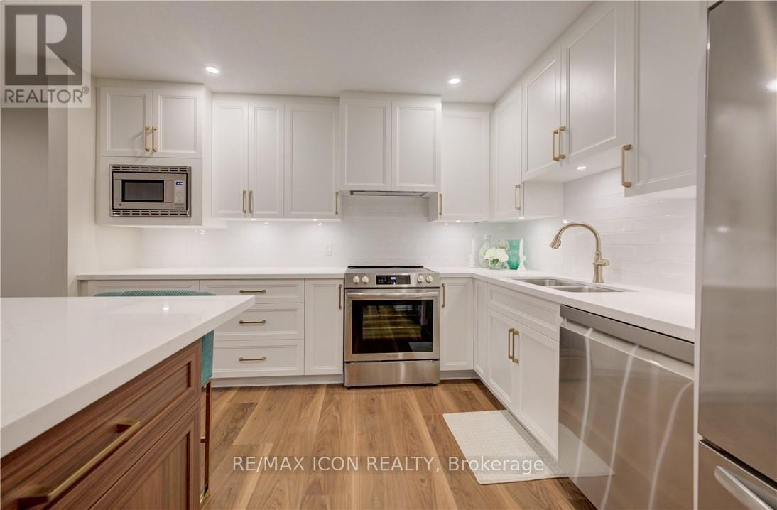 #5 440 DURHAM STREET W - 13