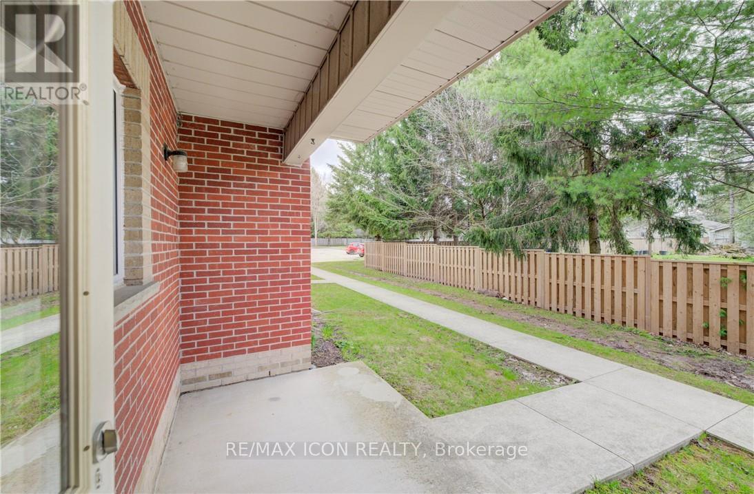 #5 440 DURHAM STREET W - 28