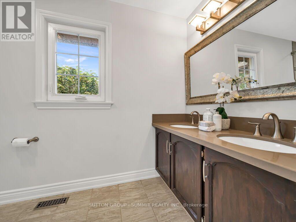 7 WINDING COURT - Image 32