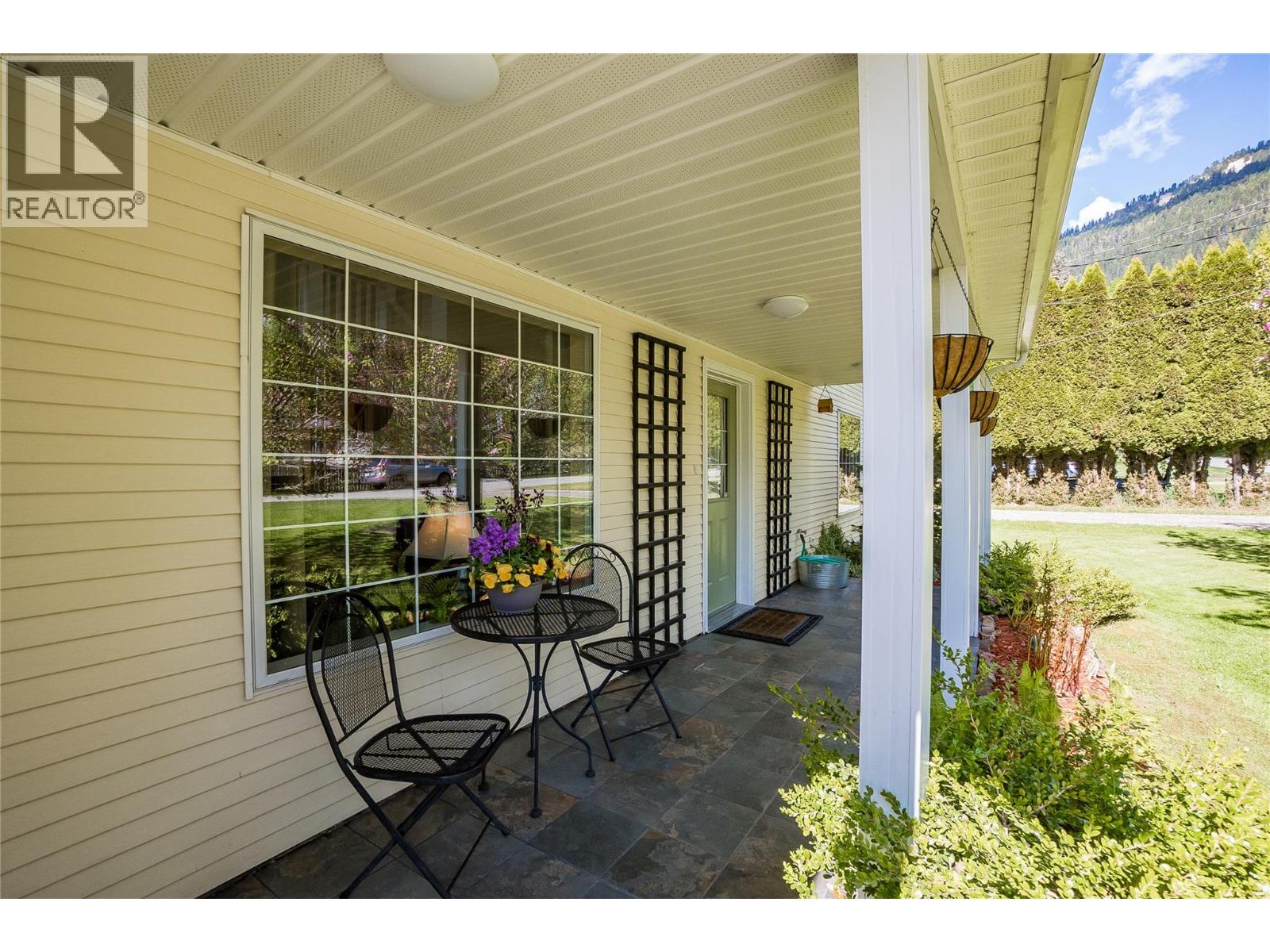 661 C Avenue - Image 11