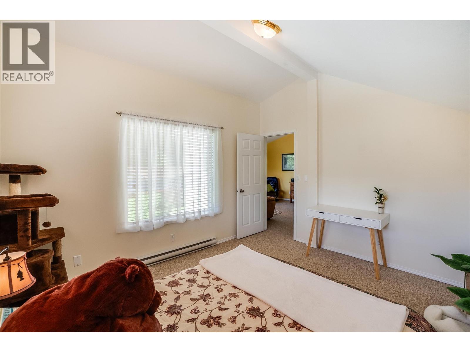 661 C Avenue - Image 46