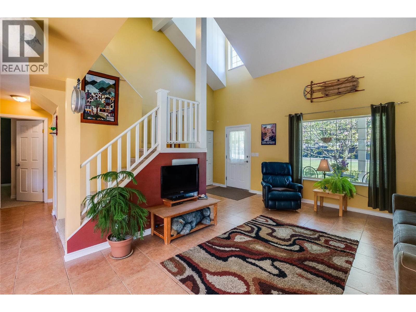 661 C Avenue - Image 17