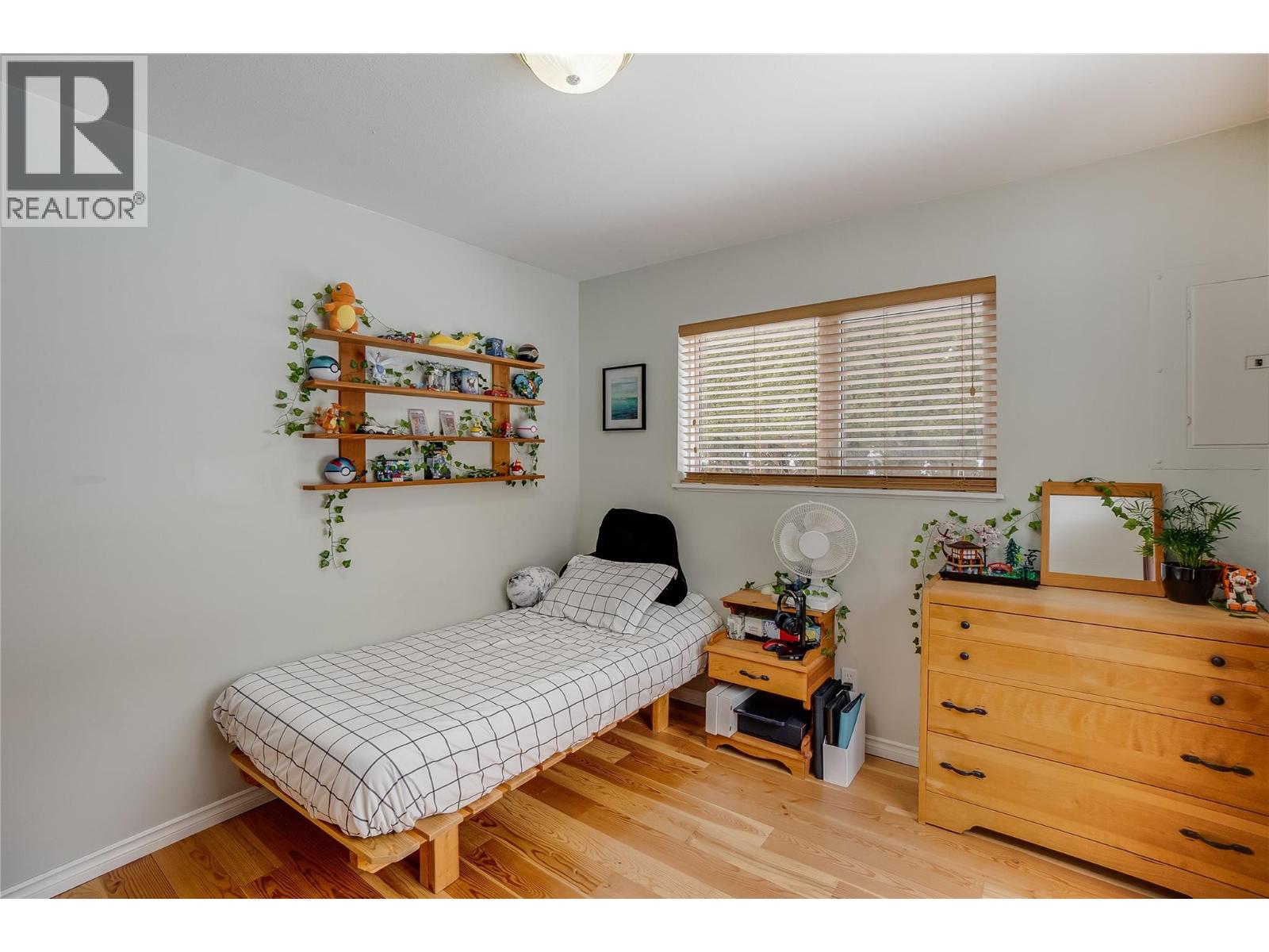 661 C Avenue - Image 25