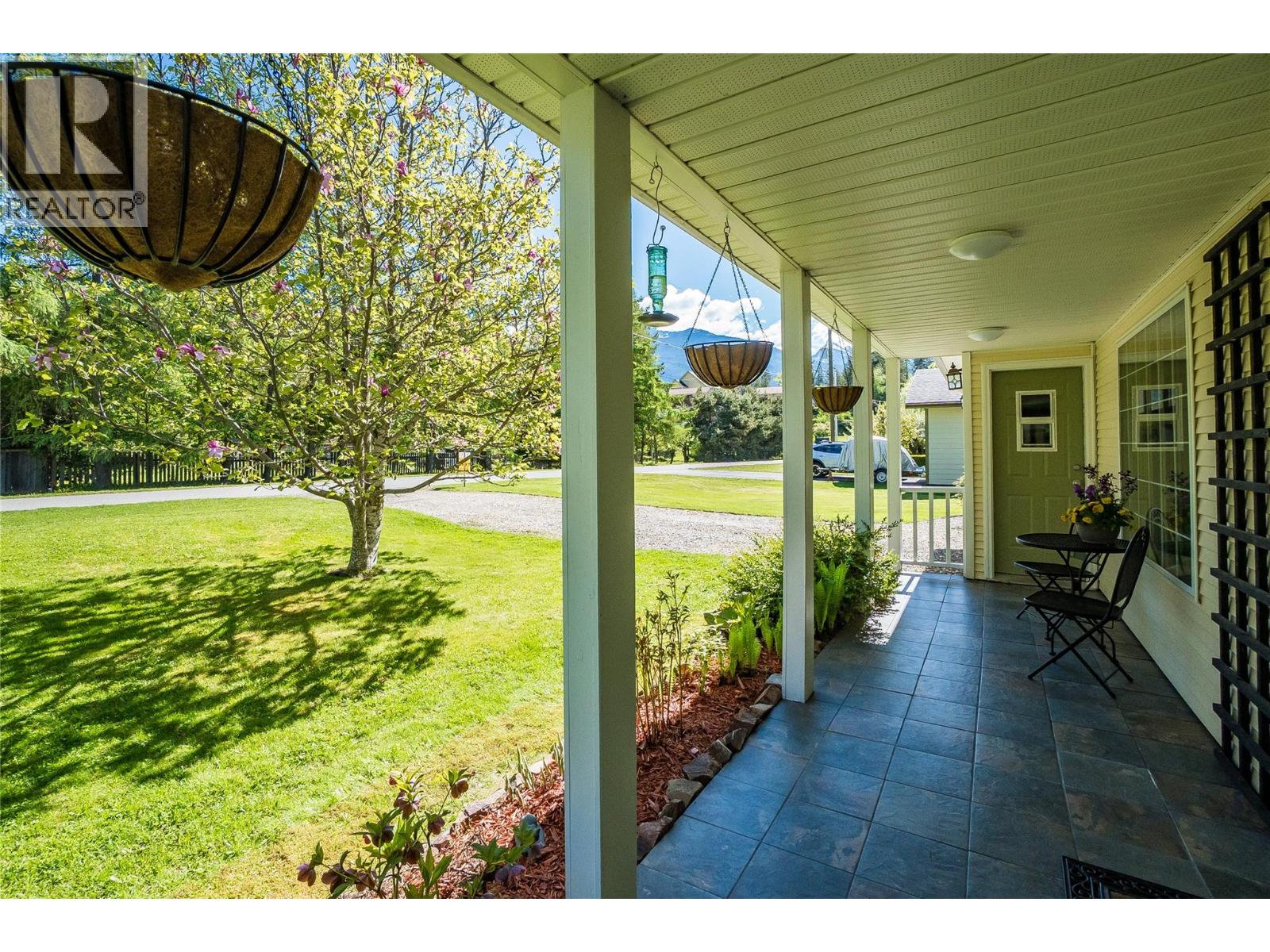 661 C Avenue - Image 12