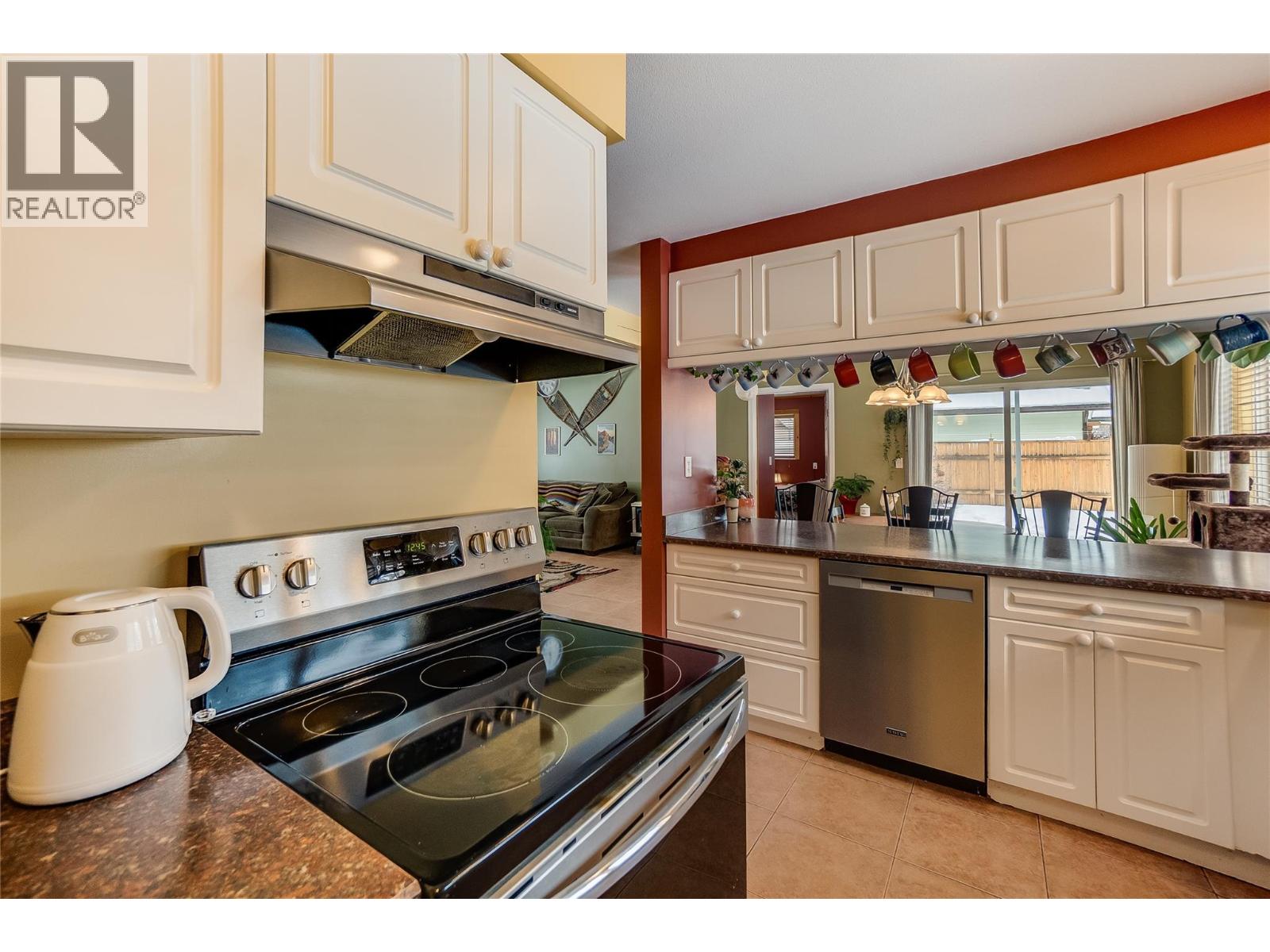 661 C Avenue - Image 21
