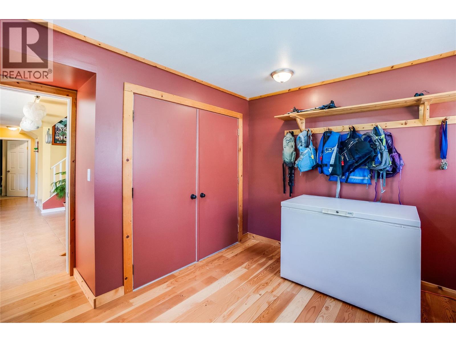 661 C Avenue - Image 49