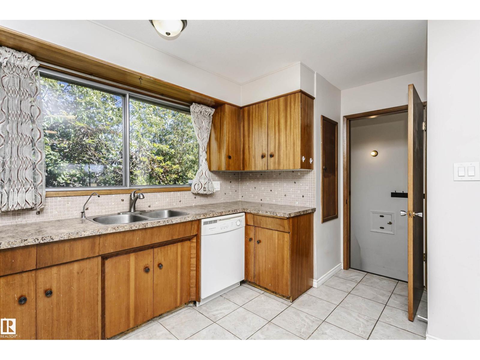 11440 44A AV NW - 14