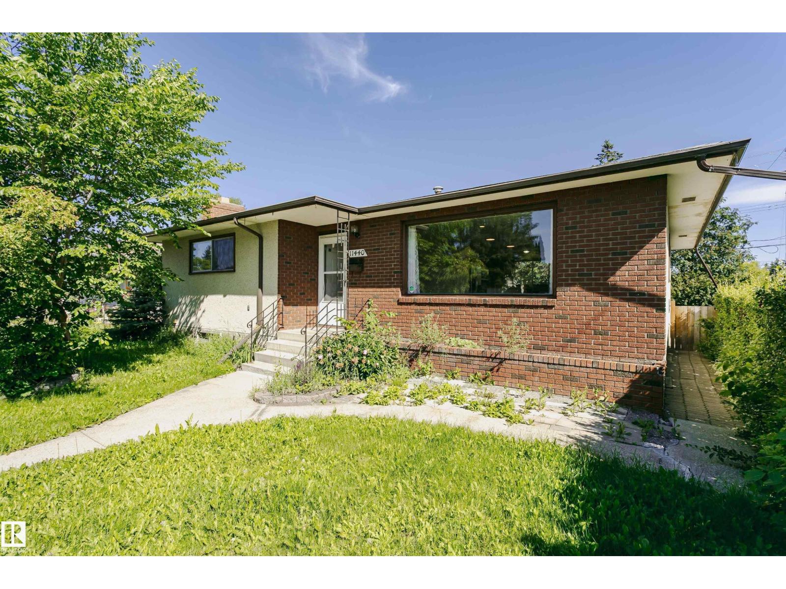 11440 44A AV NW - 1