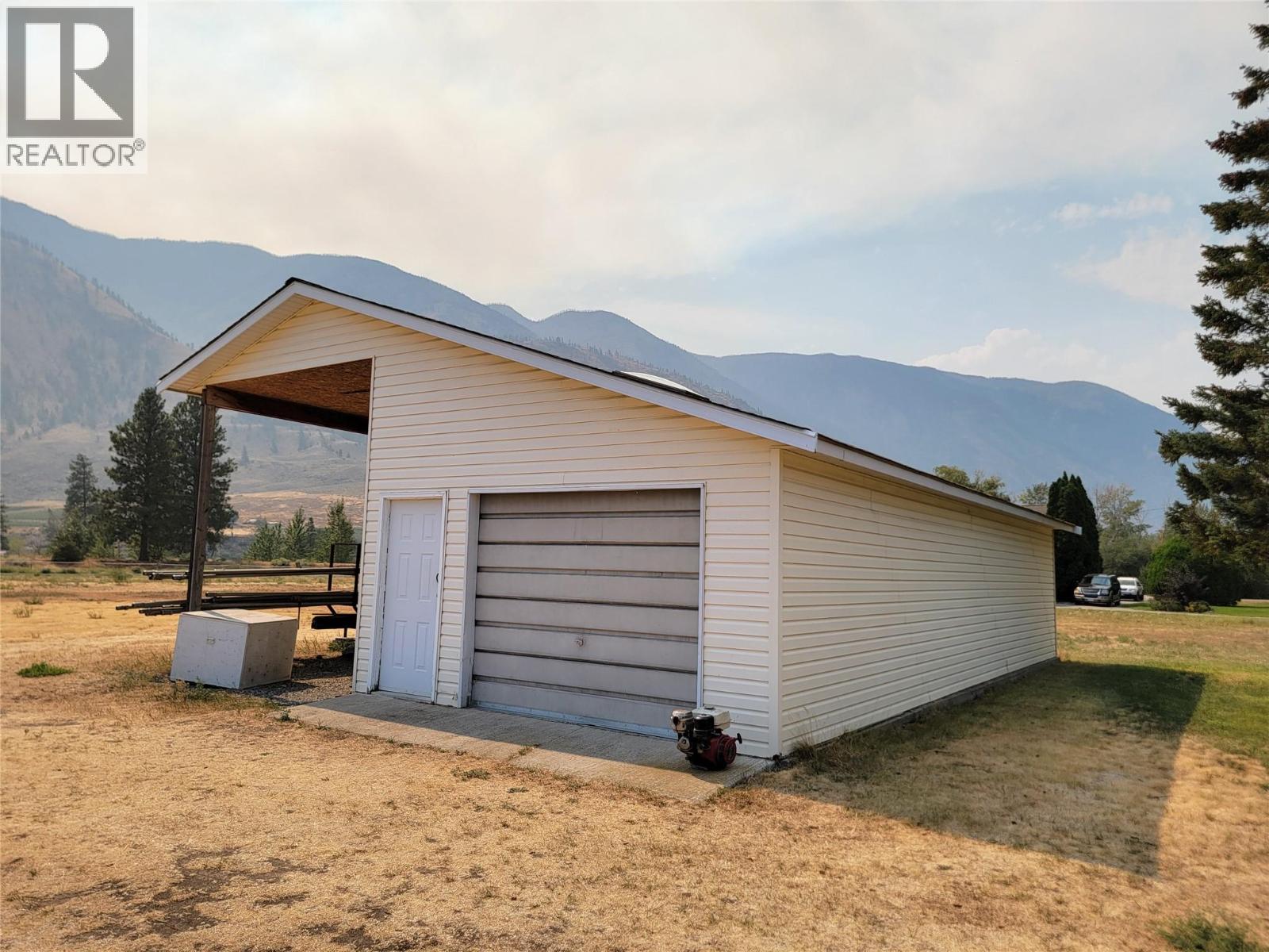 230 12th Avenue, Keremeos