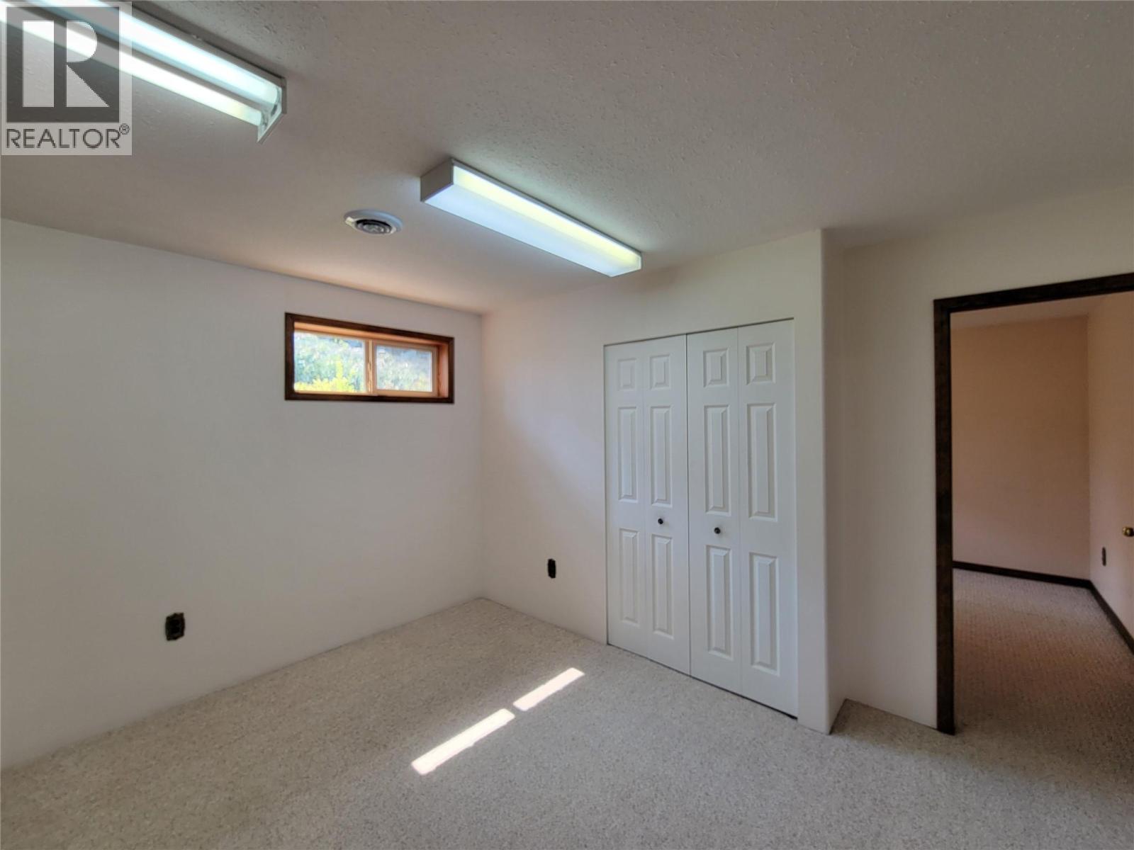 230 12th Avenue, Keremeos