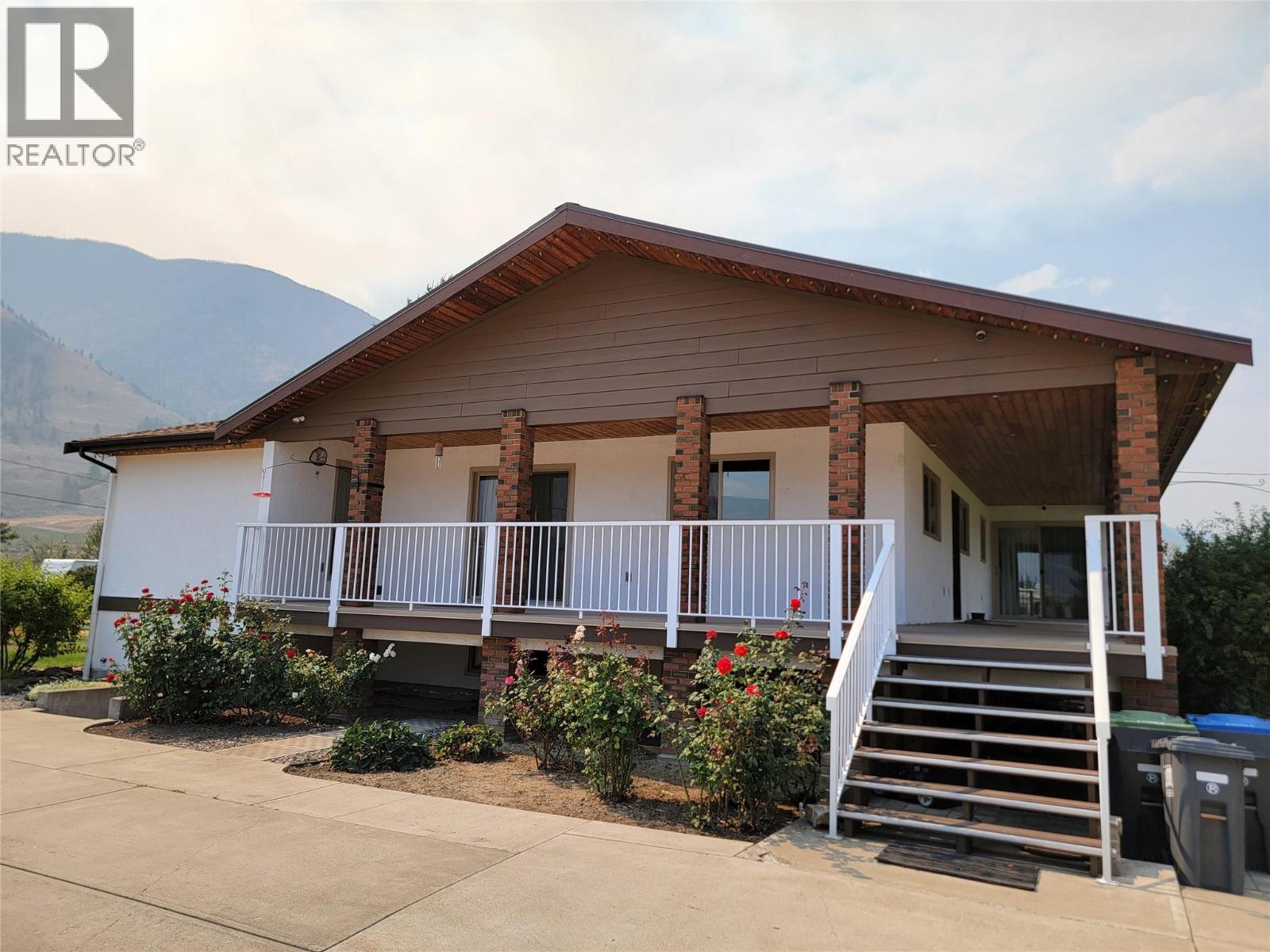 230 12th Avenue, Keremeos