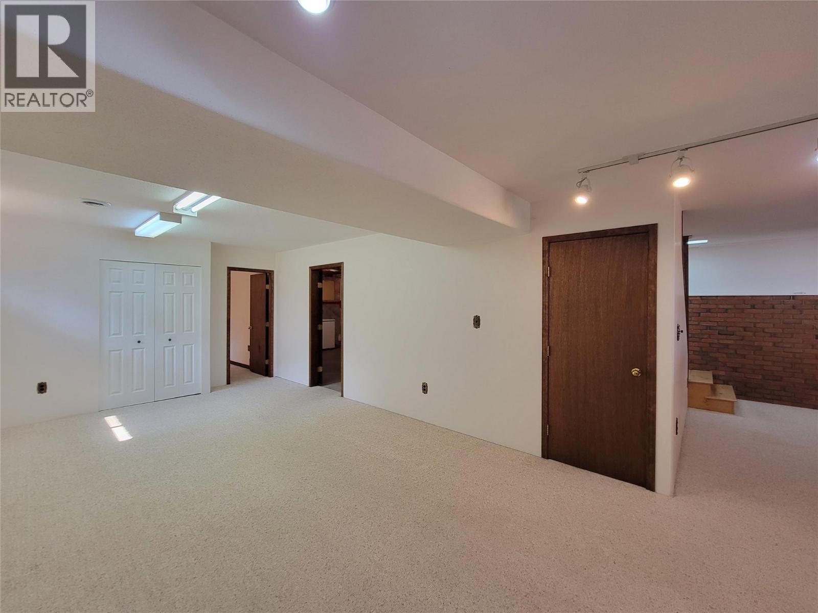 230 12th Avenue, Keremeos