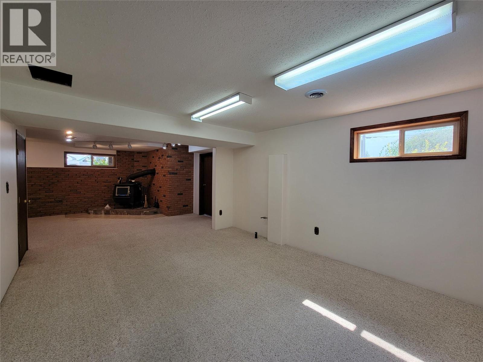 230 12th Avenue, Keremeos
