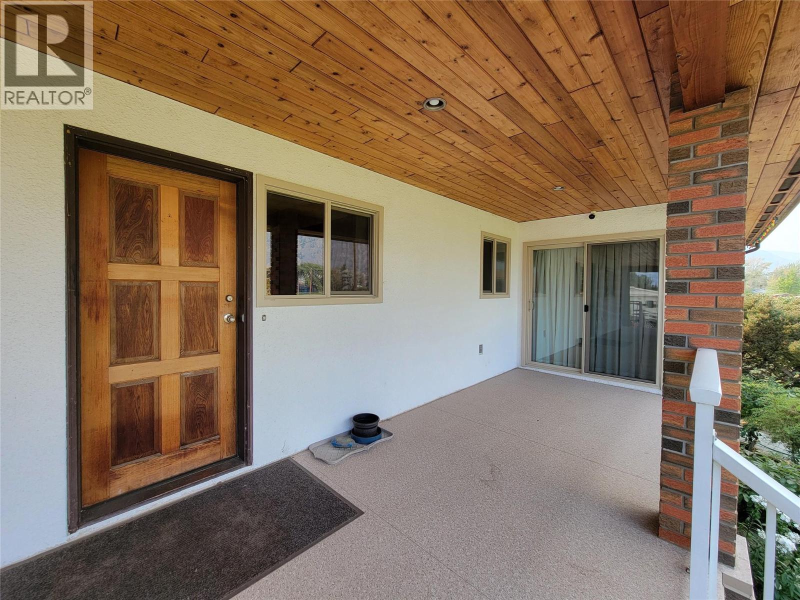 230 12th Avenue, Keremeos