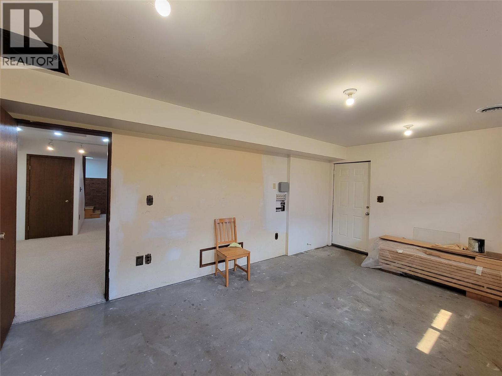 230 12th Avenue, Keremeos