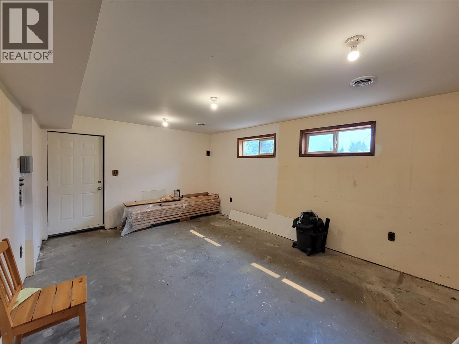 230 12th Avenue, Keremeos