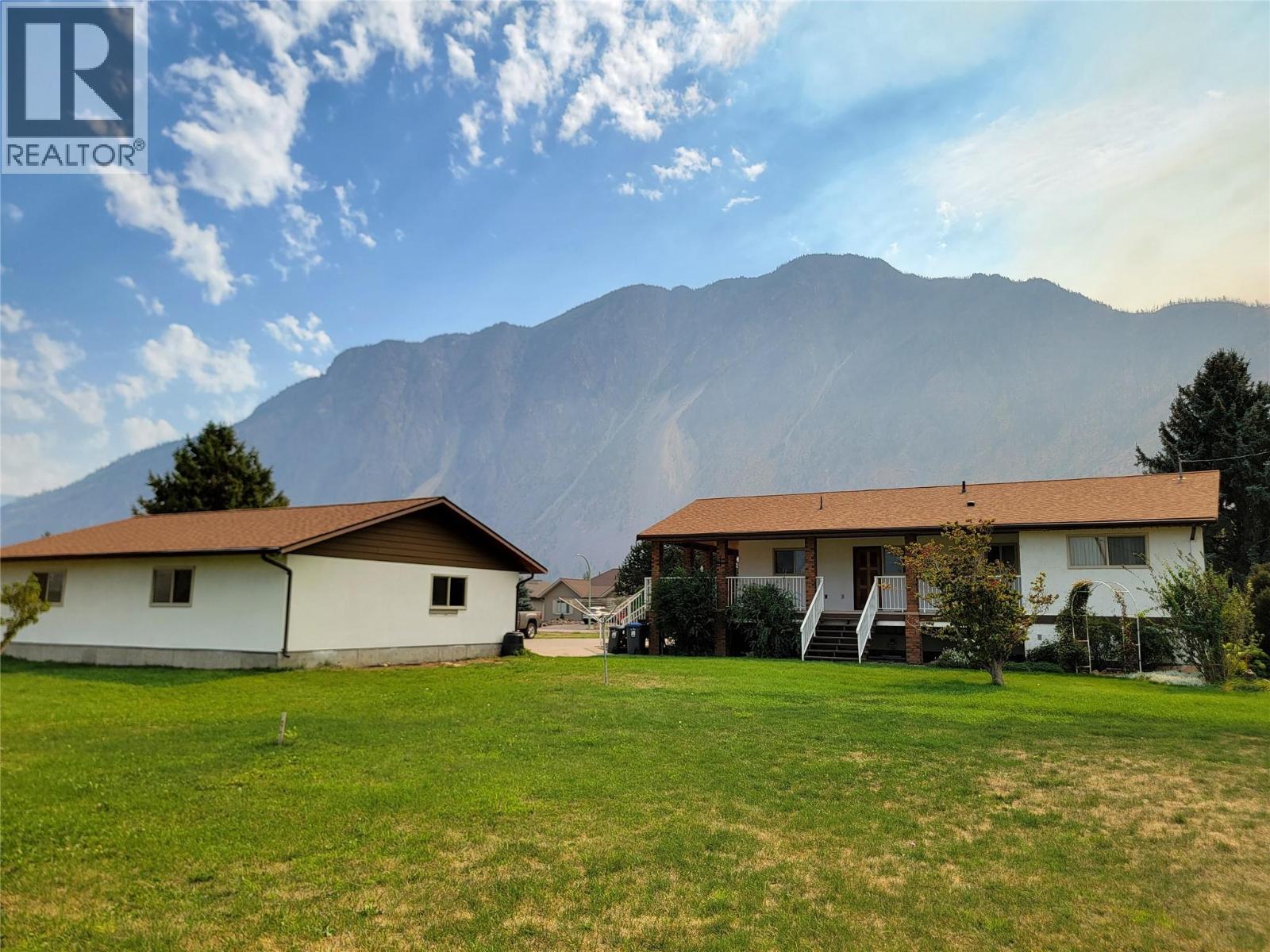 230 12th Avenue, Keremeos