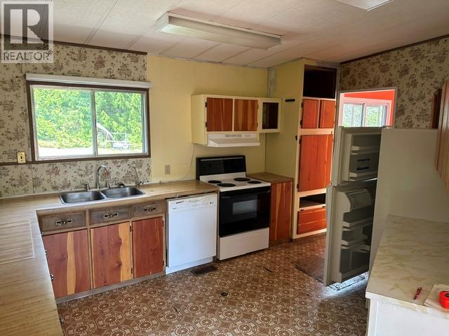 4780 Twin Bays Road - Image 14