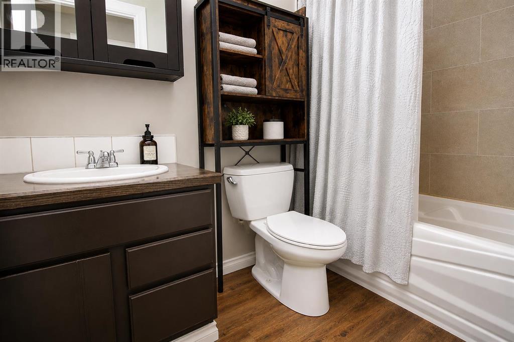 Listing photo – 63 MacKenzie Crescent, Red Deer