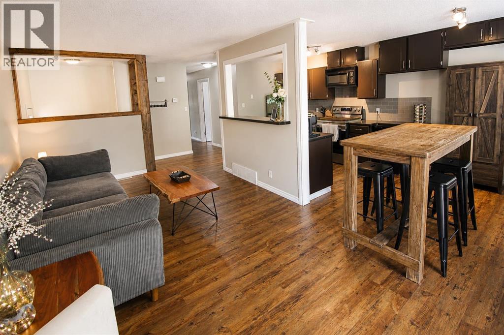 Listing photo – 63 MacKenzie Crescent, Red Deer
