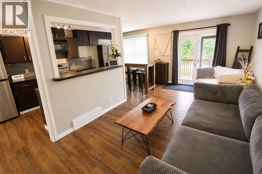 Listing photo – 63 MacKenzie Crescent, Red Deer