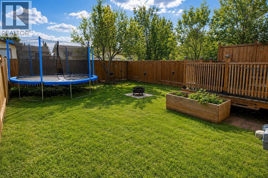 Listing photo – 63 MacKenzie Crescent, Red Deer