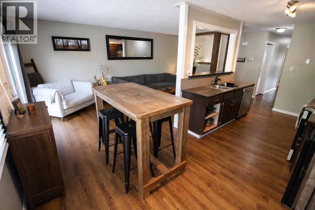 Listing photo – 63 MacKenzie Crescent, Red Deer
