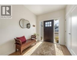 Family room - 5531 6 Highway, Coldstream, BC V1B3E2 Photo 10