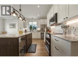 Kitchen - 5531 6 Highway, Coldstream, BC V1B3E2 Photo 20