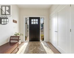Bedroom - 5531 6 Highway, Coldstream, BC V1B3E2 Photo 9