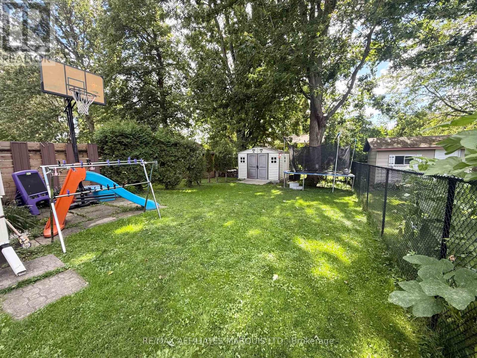 574 LYNWOOD DRIVE - Image 4